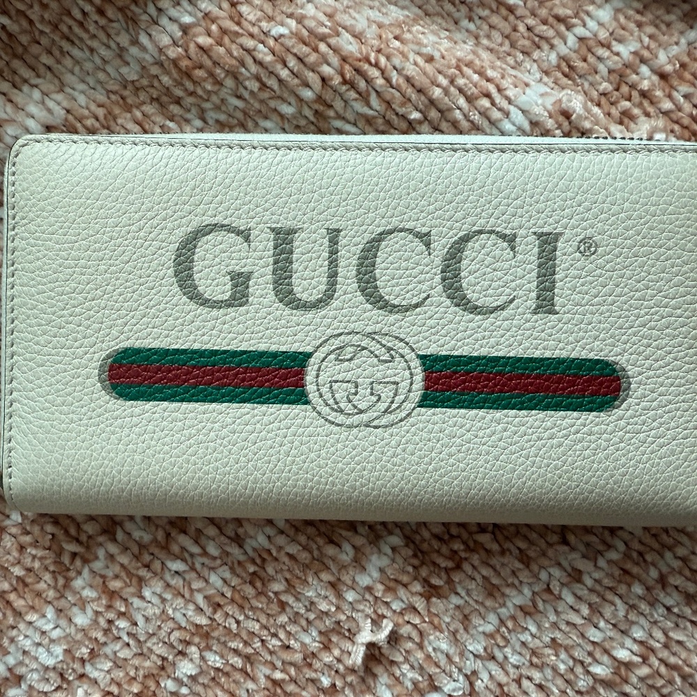 Gucci Wallet White New with Tags